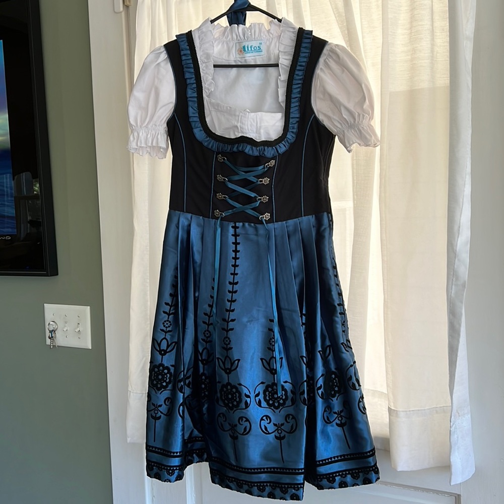 Lifos dress size 38 with apron